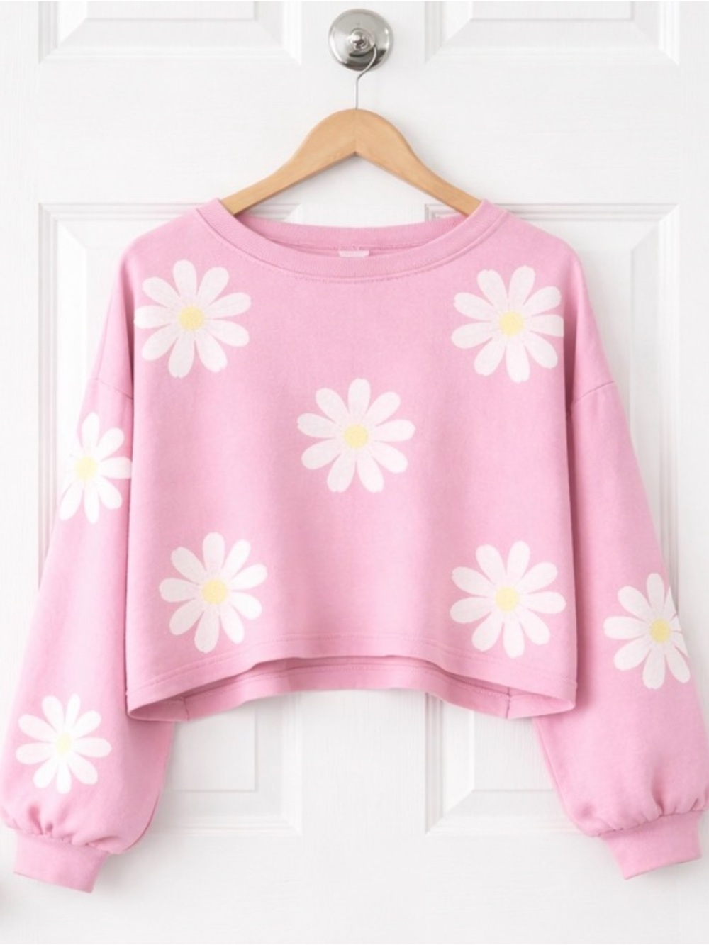 Pink Daisy Lounge Pajama Set - Cozy Long Sleeve Top & Drawstring Shorts - Picture 2 of 4